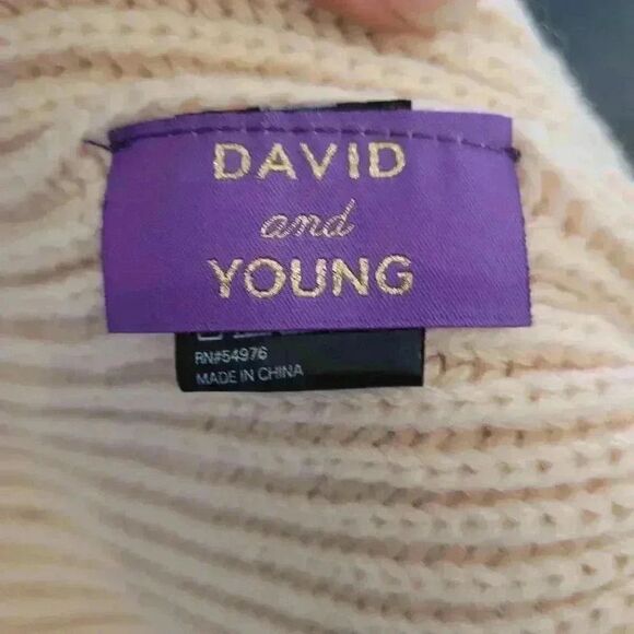 D&Y Women's Pale Pink Acrylic Cable Knit Cuffed or Slouchy Beanie - Picture 3 of 6